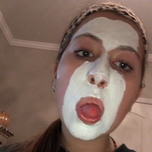 Meet your Posher, Alexandra